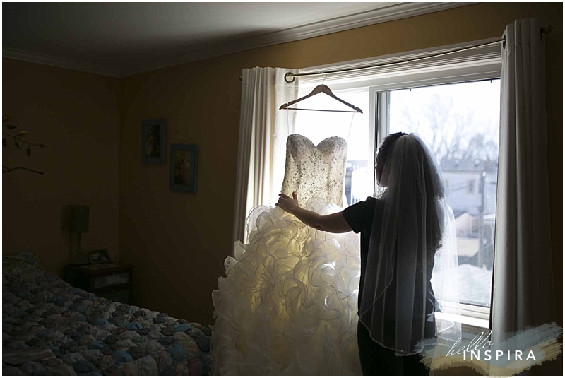 toronto getting ready photos, a bride and her dress