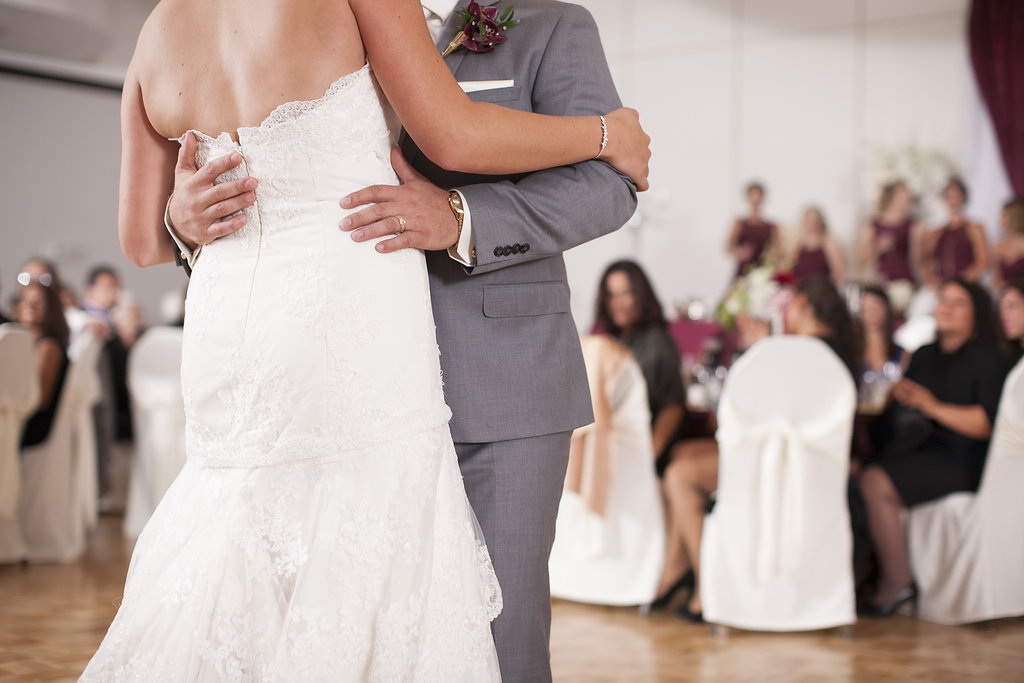 Toronto wedding photojournalist first dance photos