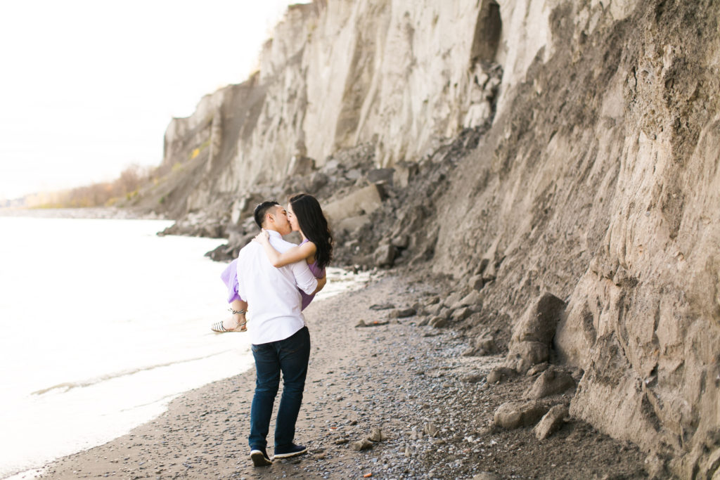 romantic scarborough bluffs engagement session